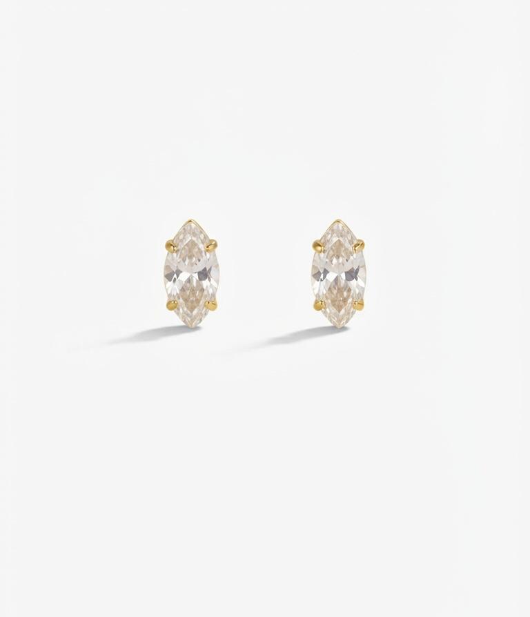 DIAMOND STUD EARRING