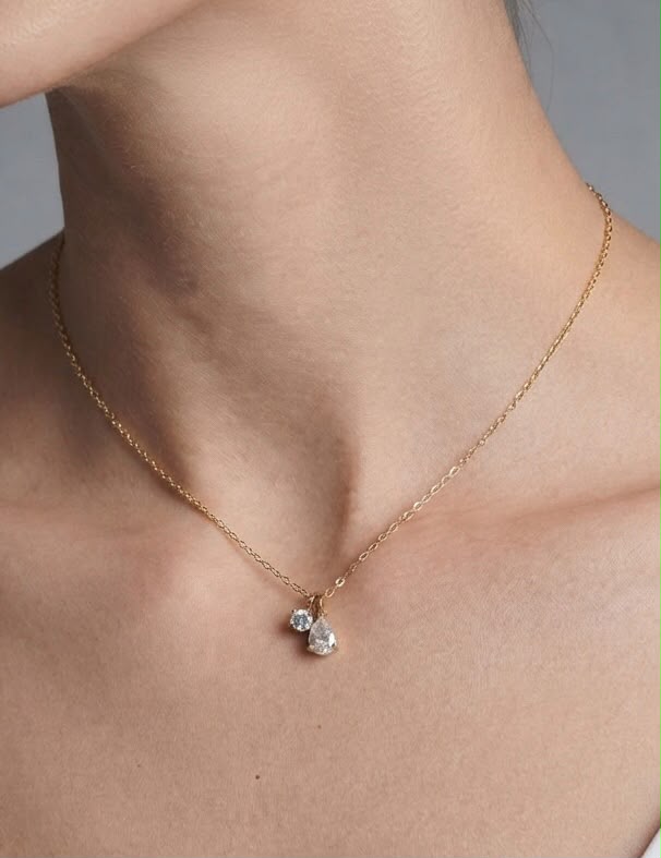 ELEGANT NECKLACE