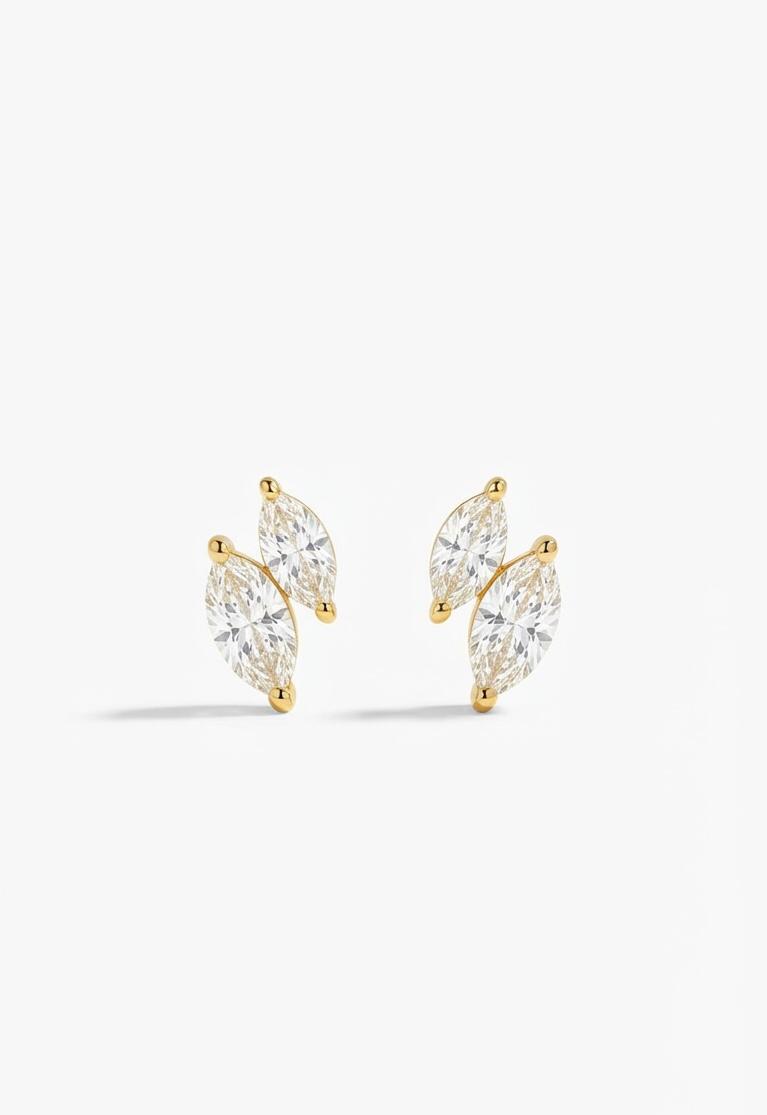 DIAMOND STUD EARRING