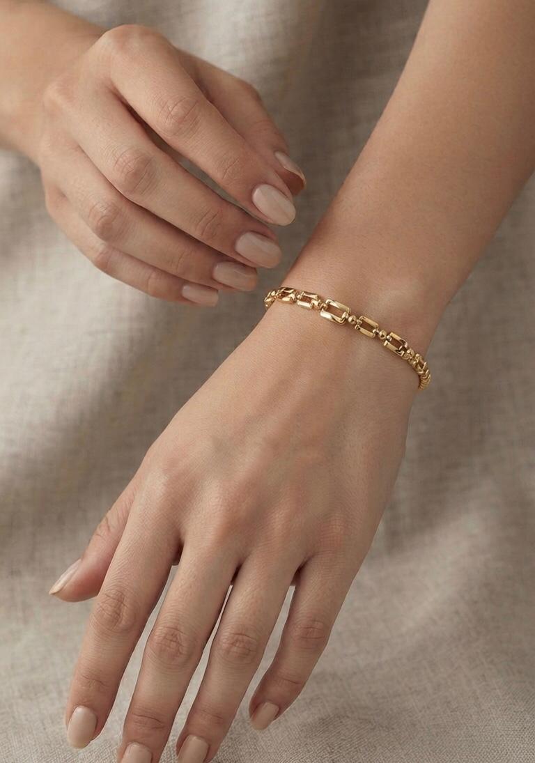 ELEGANT BRACELET