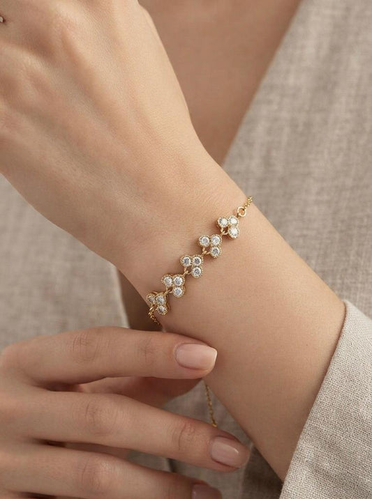 AVA EARRING
