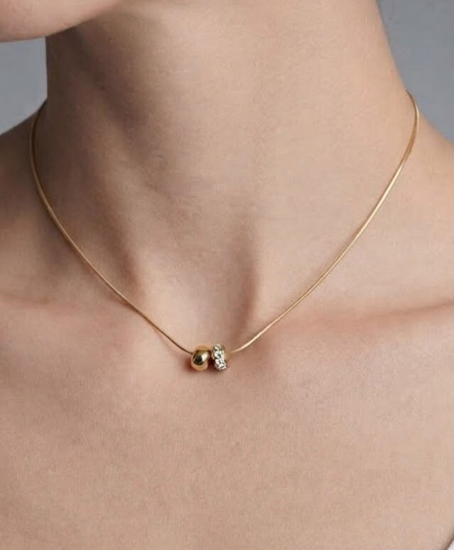 ELEGANT NECKLACE