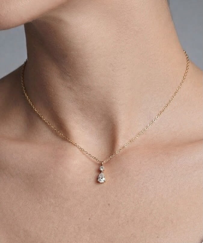 ELEGANT NECKLACE