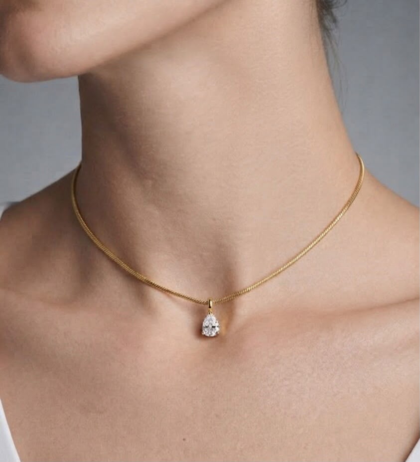 ELEGANT NECKLACE