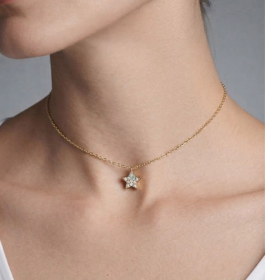 STAR SHAPED NECKLACE